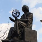 Nicolaus_Copernicus_Monument_in_Warsaw,_Poland