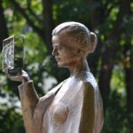 A,Statue,Of,Marie,Curie,In,Warsaw